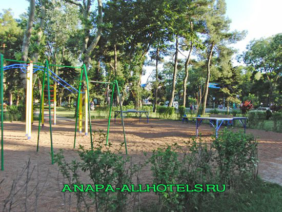 Анапа спортивные турники и столы для тенниса