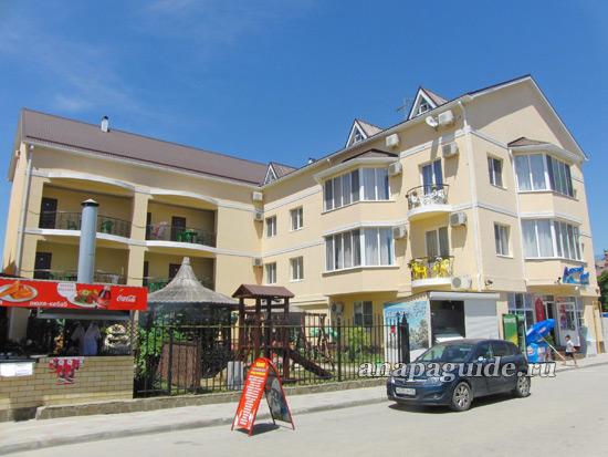 Джемете гостиница Морской бриз, дата фото: 9.06.2011 г. Джемете гостиница Морской бриз, дата фото: 9.06.2011 г.