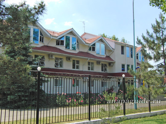 Джемете ДОСОЛ КД Уральские самоцветы, дата фото: 18.06.2011 г.